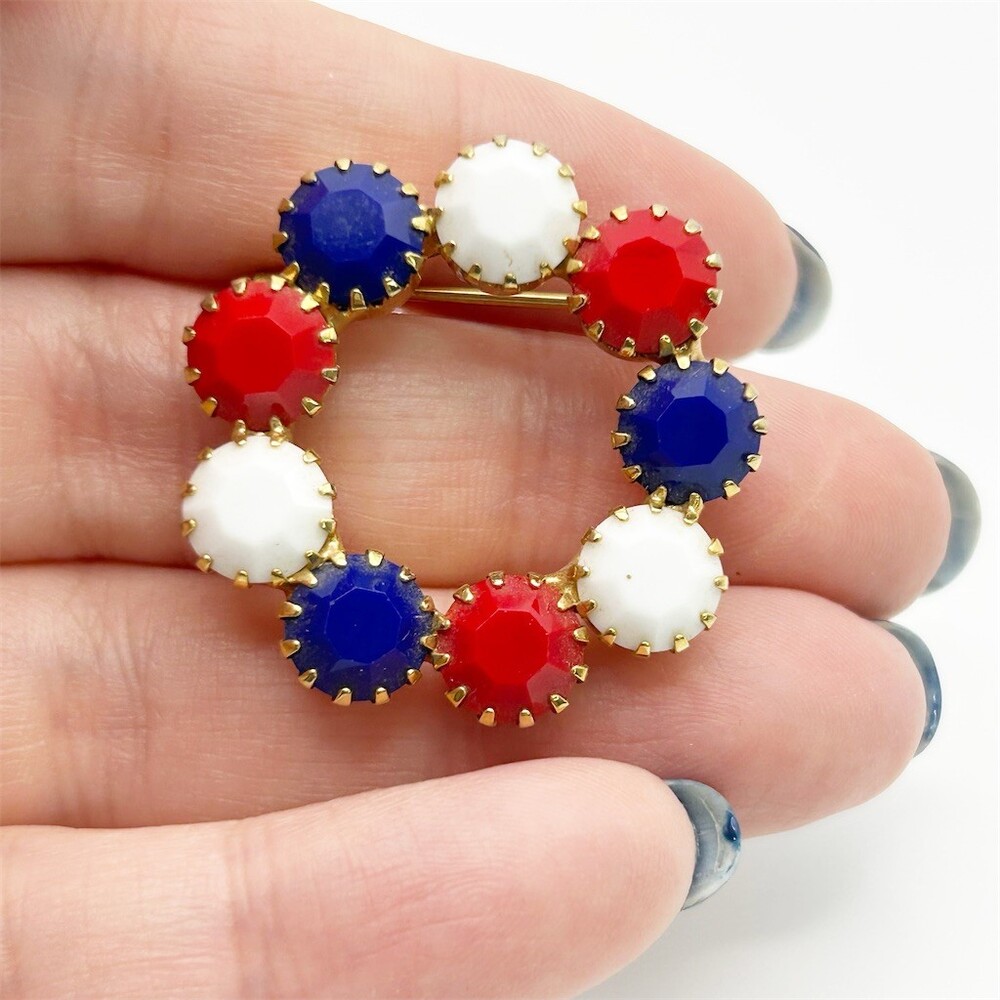 Vintage Red White Blue Rhinestone Wreath Brooch Gold Tone Patriotic Pin